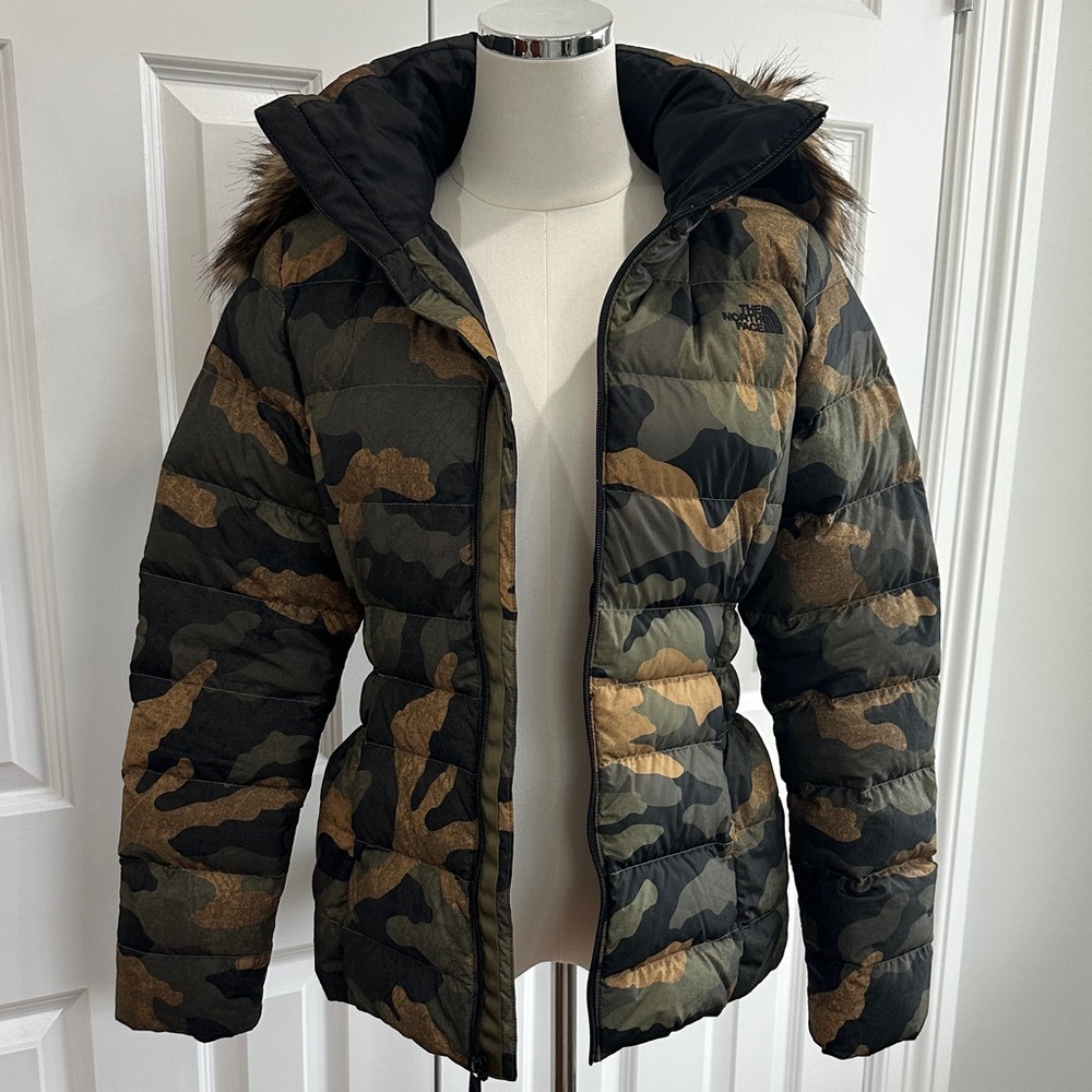 The North Face Gotham Camo Fill-Down 550 Puffer Detachable Faux Fur Parka Size S